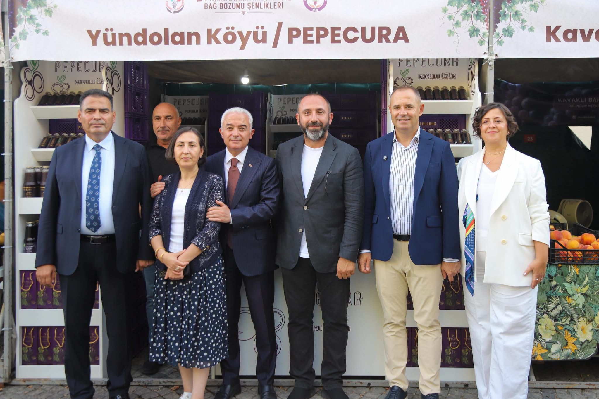 17’nci Yayla Bolluk, Bereket, Hasat ve Bağ Bozumu Şenliklerimiz Kapsamında Yayla Kültür ve Sanat Meydanı’nda Kurulan Stantlarımızı Ziyaret Ederek Yerel Üreticilerimizle Buluştuk — fotoğraf 13