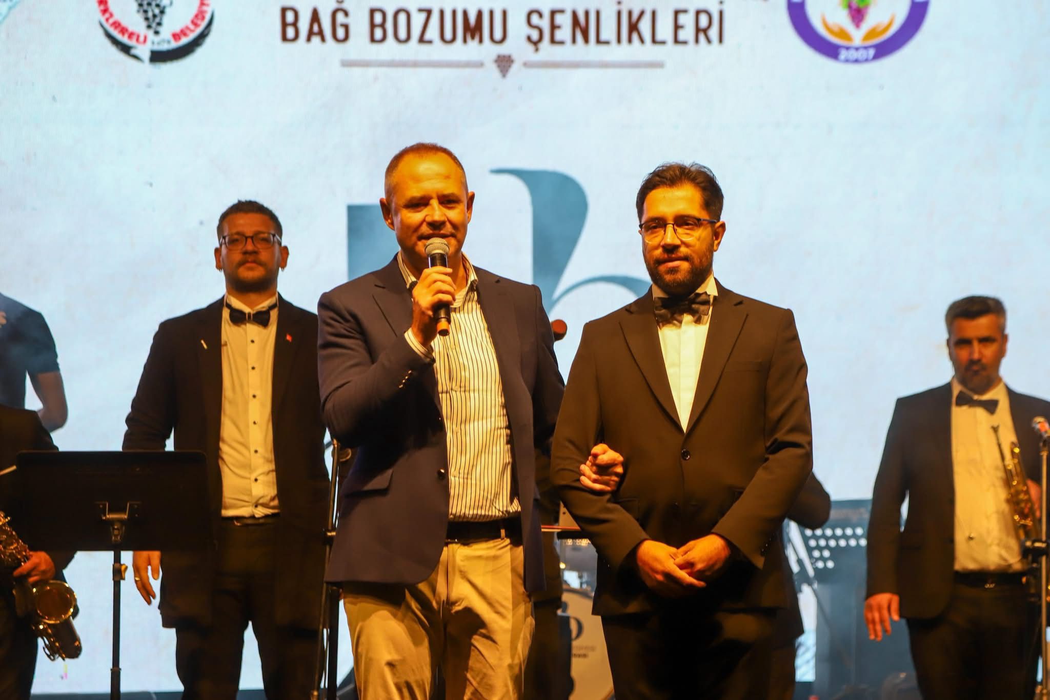 Şenliklerimizin İlk Gününü Belediyemizin Kent Orkestrası’nın Birbirinden Güzel Ezgileriyle Muhteşem Bir Final Yaparak Tamamladık — fotoğraf 13