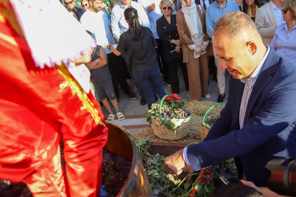 17’nci Yayla Bolluk, Bereket, Hasat ve Bağ Bozumu Şenliklerimiz Kapsamında Üzüm Ezme Merasimimizi Gerçekleştirdik   — fotoğraf 4