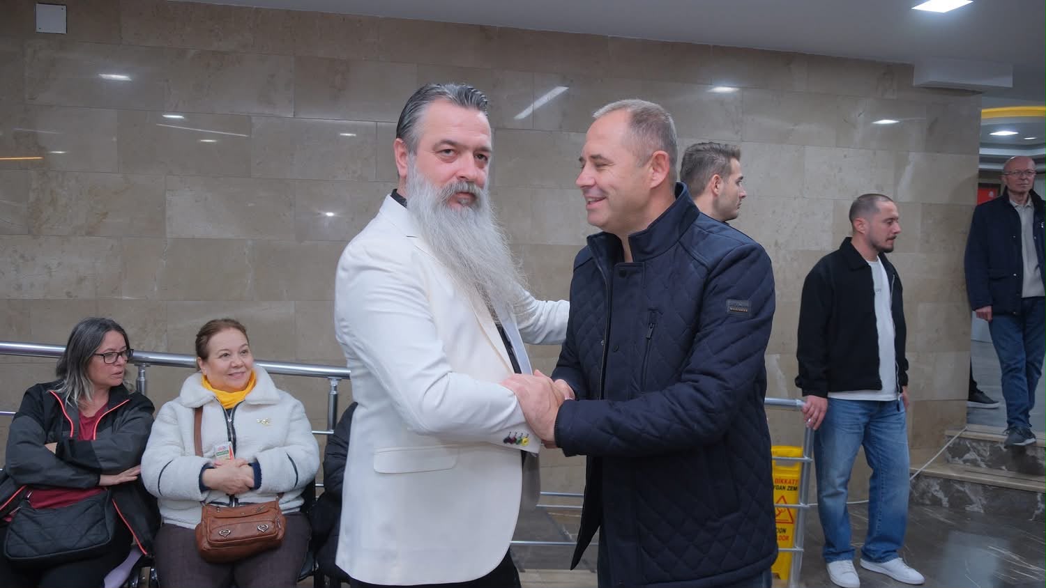 Kırklareli Berberler Kuaförler ve Güzellik Salonu İşletmecileri Esnaf ve Sanatkârlar Odamızın Olağanüstü Seçiminde Bir Araya Geldik — fotoğraf 4