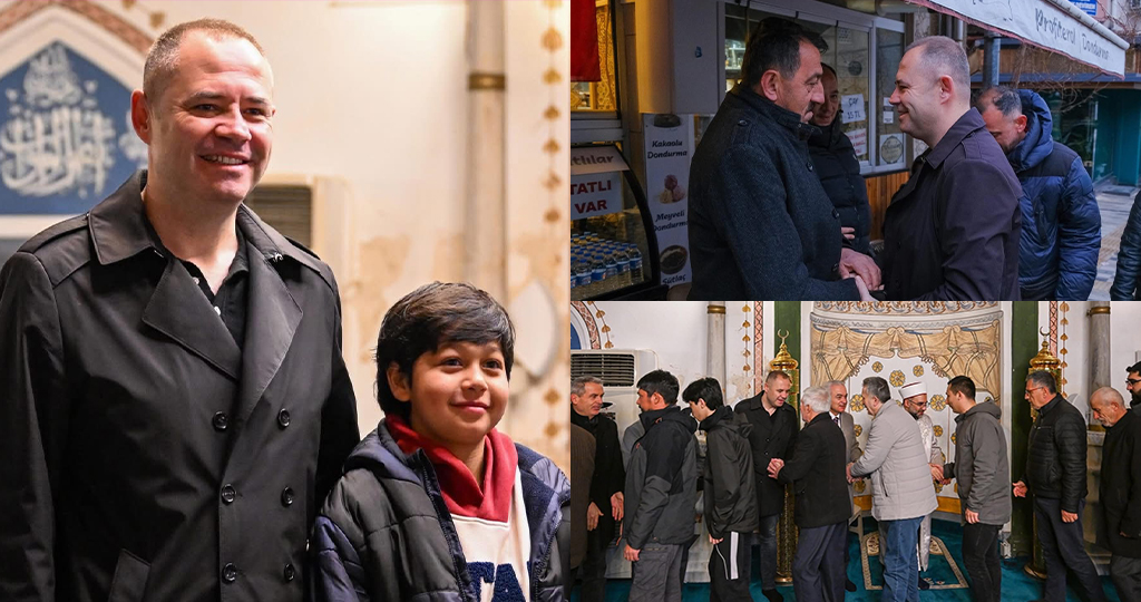 Ramazan Bayramı’nın ilk sabahında, Hızırbey Camii’nde hemşehrilerimizle birlikte saf tuttuk